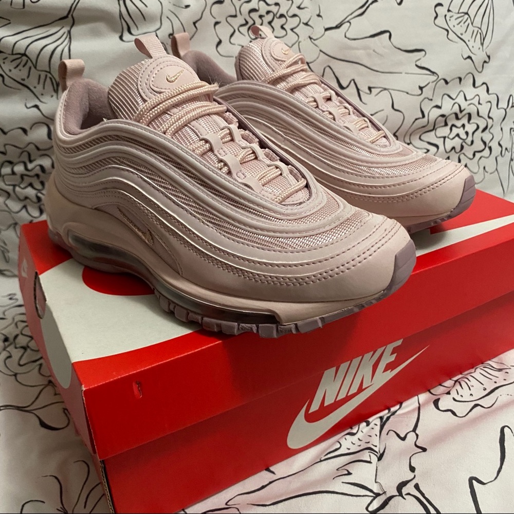 SOLD - AIR MAX 97